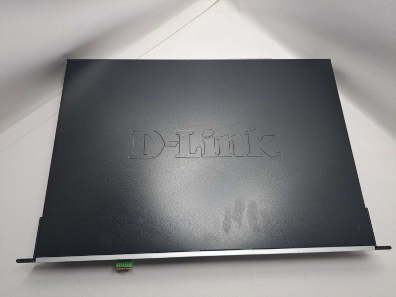D-Link xStack DGS-3620-28TC 20 Port Gigabit 4 Port Gig SFP + 4 Port 10G SFP+ )