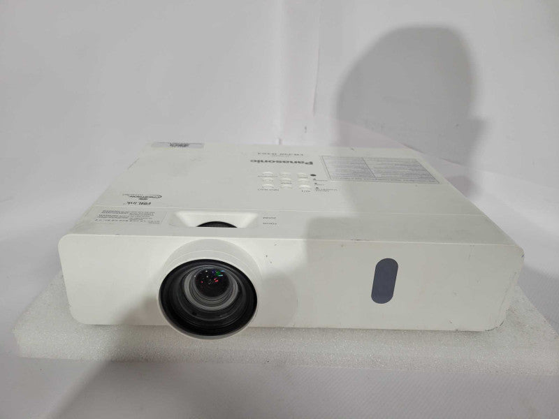 Panasonic PT-VW340 LCD Projector !