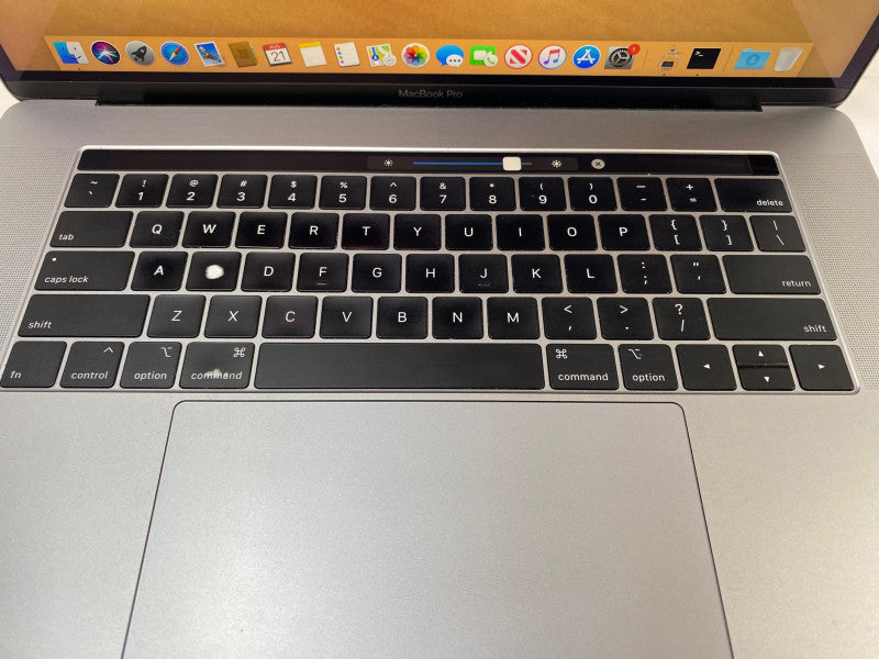 Apple MacBook Pro 15\\" 2019 TouchBar i7-9750H Radeon Pro 555X 16GB 256SSD READ