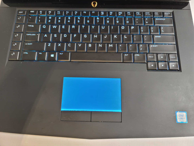 Alienware 15 R4 i7-8750H, 32GB DDR4, 4GB GTX 1070, 256GB m.2 + 1TB HDD  QÎ²