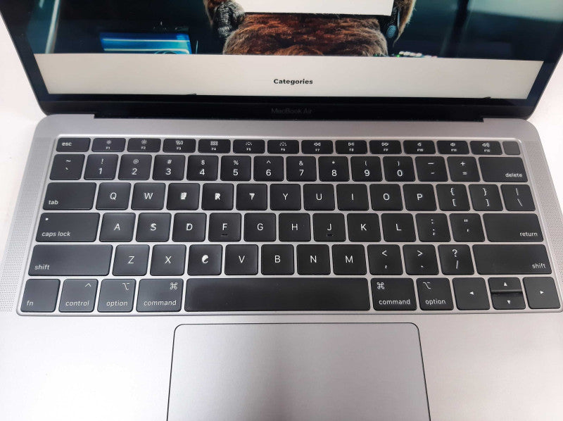 Apple MacBook Air 13\\" 2018 Intel Core i5-8210Y@1.60GHz 8GB RAM 256GB SSD READ