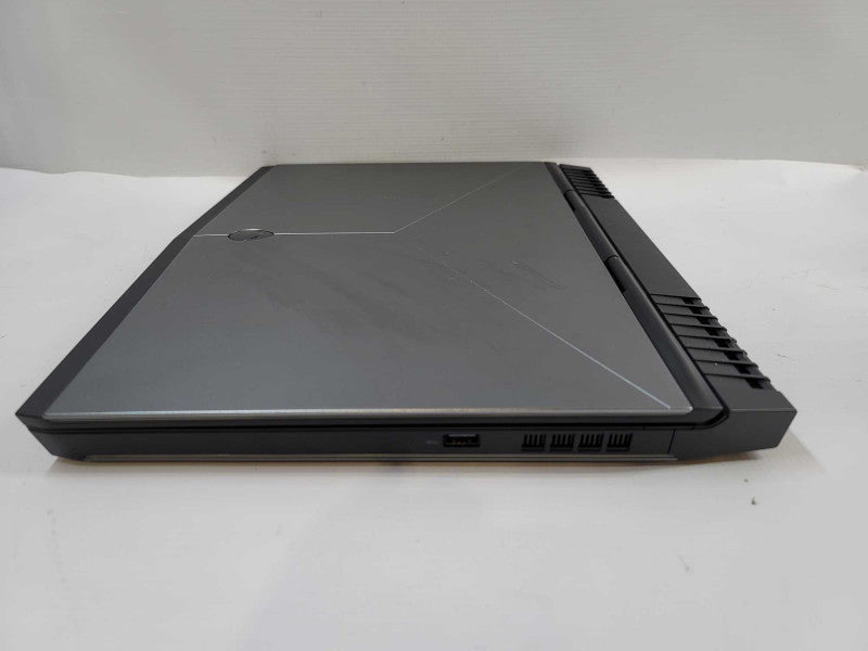 Alienware 15 R3 i7-7700, 16GB DDR4, 4GB GTX 1070, 256GB m.2 + 1TB HDD QÎ²
