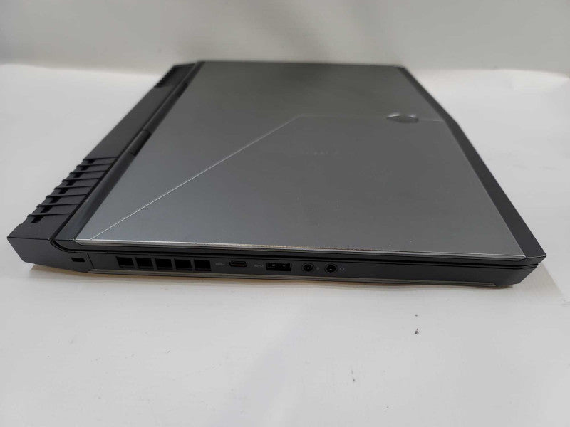 Alienware 15 R3 i7-7700, 16GB DDR4, 4GB GTX 1070, 256GB m.2 + 1TB HDD QÎ²