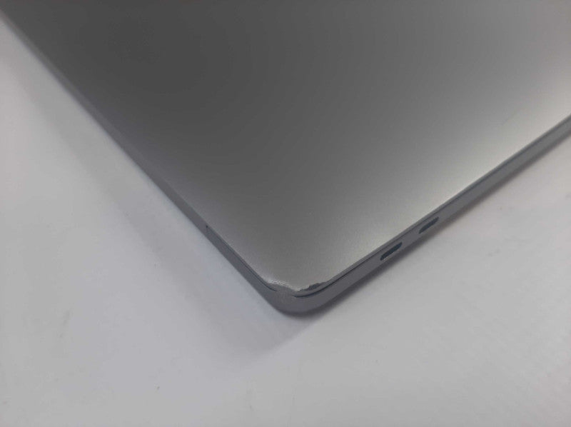 Apple MacBook Pro 15\\" 2016 i7-6700HQ @2.6Ghz Radeon Pro 450 16GB 512SSD READ