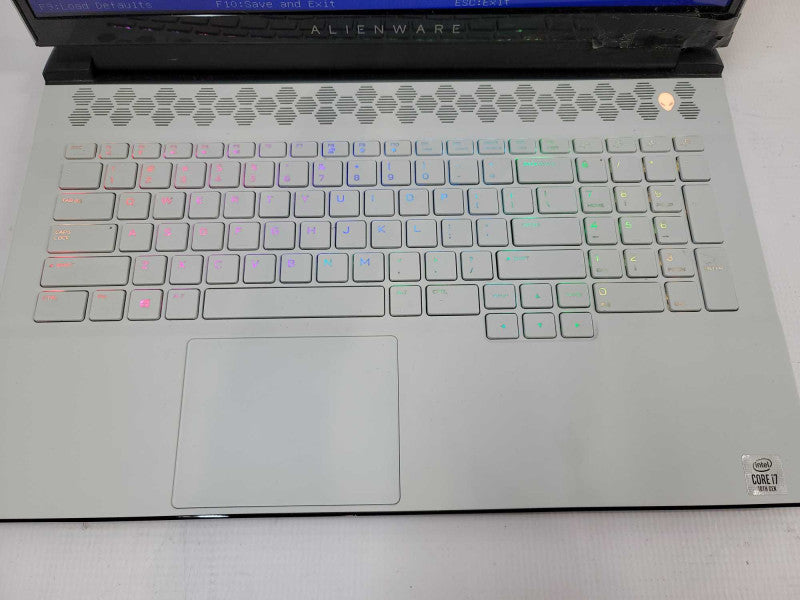 Alienware M17 R3 i7-10750H @ 2.60GHz, 16GB DDR4, 4GB RTX 2070 PARTS/REPAIR Î²