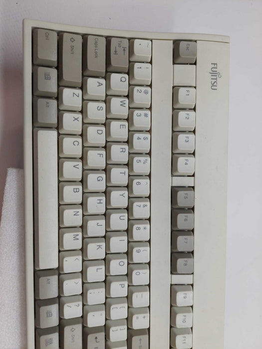 Vintage Fujitsu Keyboard PN: N860-8725-T501 Model: FKB8725-501