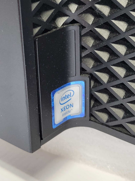 Dell PT 7810 - 2x Xeon E5-2630 v3 | 8GB RAM | NO HDD | NO PSU | AMD 5350 GPU