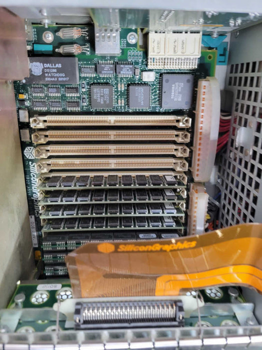 Silicon Graphics CMNB007Y75 SGI Indigo 2 Computer - case damage