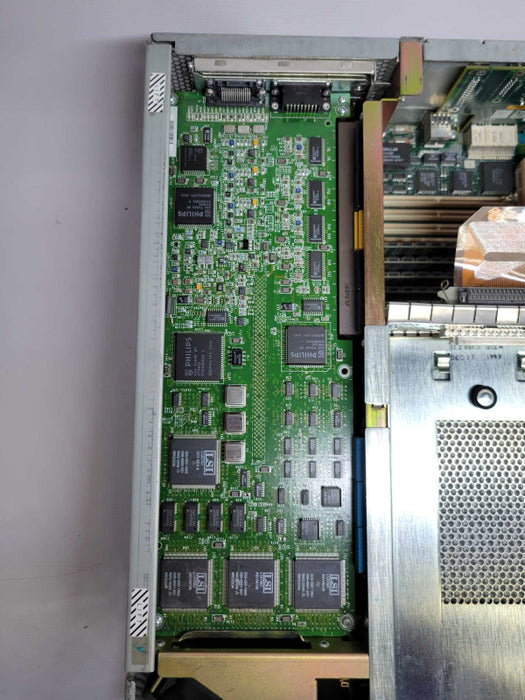 Silicon Graphics CMNB007Y75 SGI Indigo 2 Computer - case damage