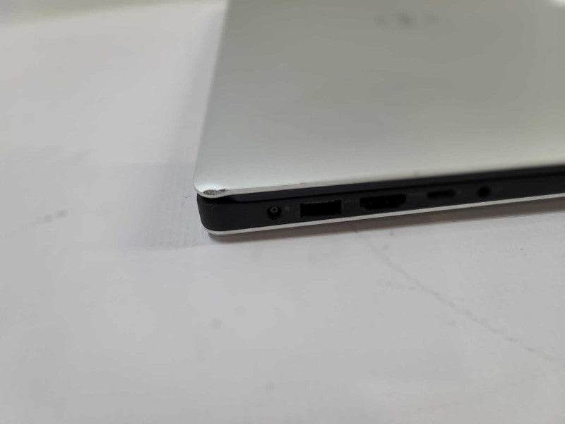 Dell XPS 9570 4K Touch i9-8950HK, 32GB DDR4, 4GB GTX 1050 Ti, 2TB NVMe Î²
