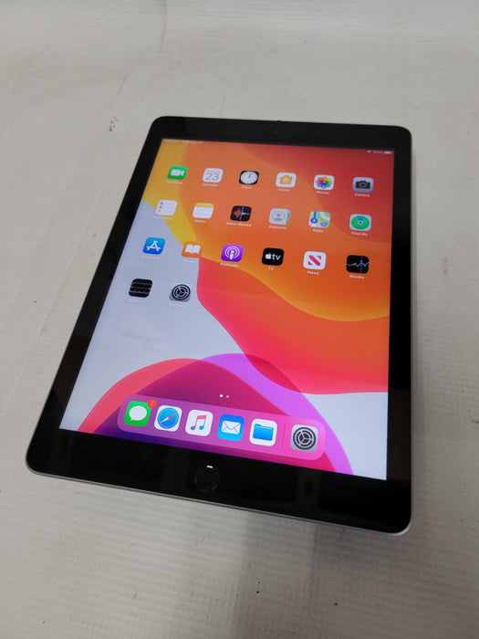 Apple iPad 5th Gen (A1822) Q