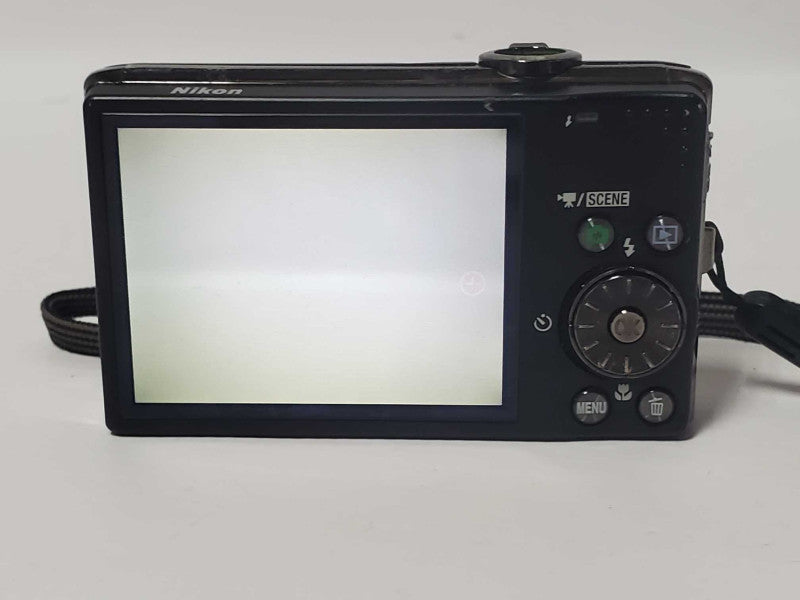 Nikon Coolpix S620 12.2MP Digital Camera (READ) |