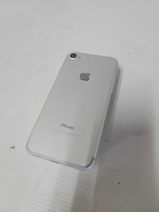Apple iPhone 7 32GB (A1778) - READ