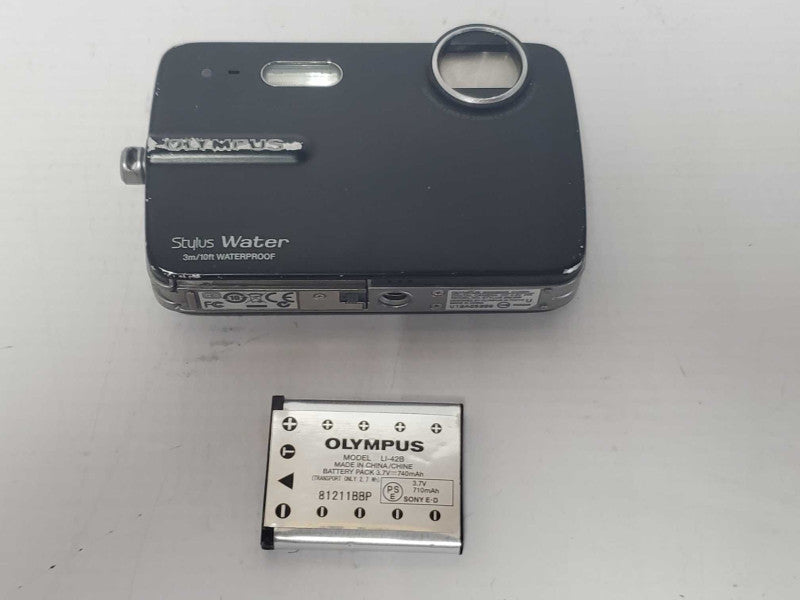 Olympus Stylus Water 3m/10ft Waterproof 550WP 10.0MP Digital Camera |