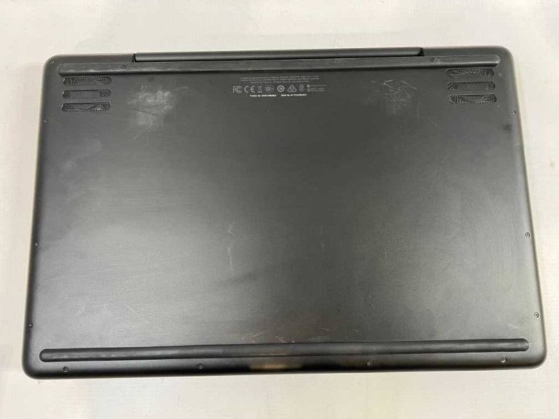Razer Blade Pro RZ09-01663E53-R3U1 17.3\\" 4K/UHD GTX 1080 8 GB VRAM i7-7820HK 32 GB Memory 2x 512GB NVMe SSD READ !