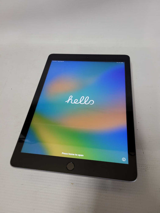 Apple iPad 5th Gen (A1822) - READ