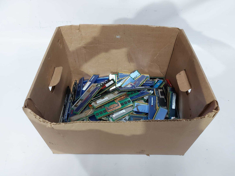 Box of SCRAP HEATSINK Ram - 4.55Kg / 10 lb / read #\t #