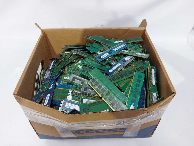 Box of SCRAP NON-HEATSINK Ram - 18.3Kg / 40.35 lb / read #\t #