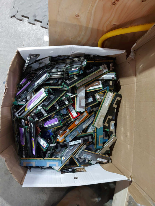 Box of SCRAP HEATSINK Ram - 19.8Kg / 40.35 lb / read #\t #