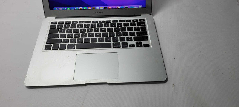Macbook air 13\\" 2017 I5-5350U 8gb ram 500GB Drive