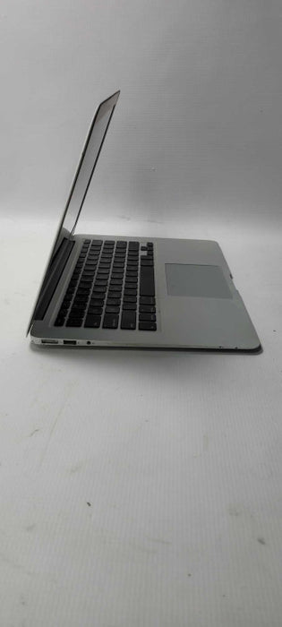 Macbook air 13\\" 2017 I5-5350U 8gb ram 500GB Drive
