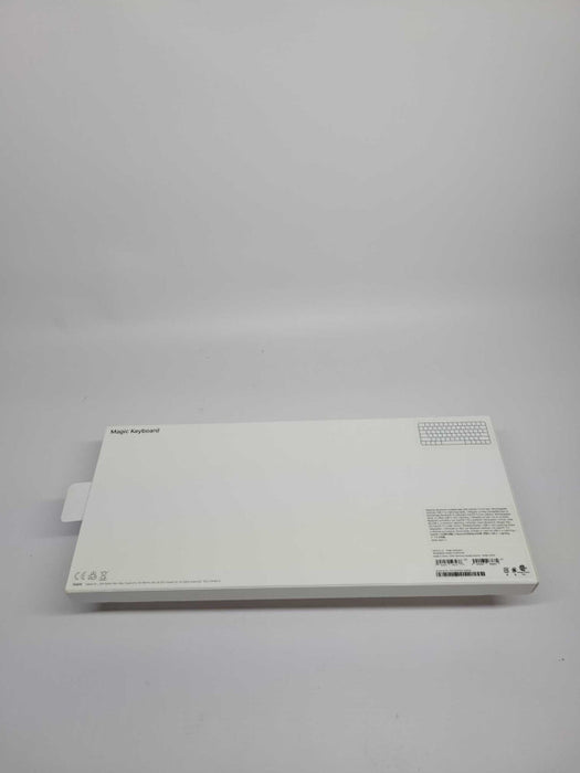 Apple Magic Keyboard A2450 Q