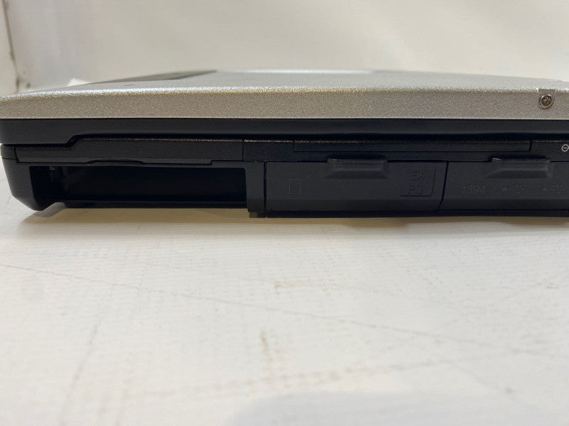 Panasonic TOUGHBOOK CF-52 Intel Core 2 Duo P8400 @2.26GHz 2GB RAM No HDD READ