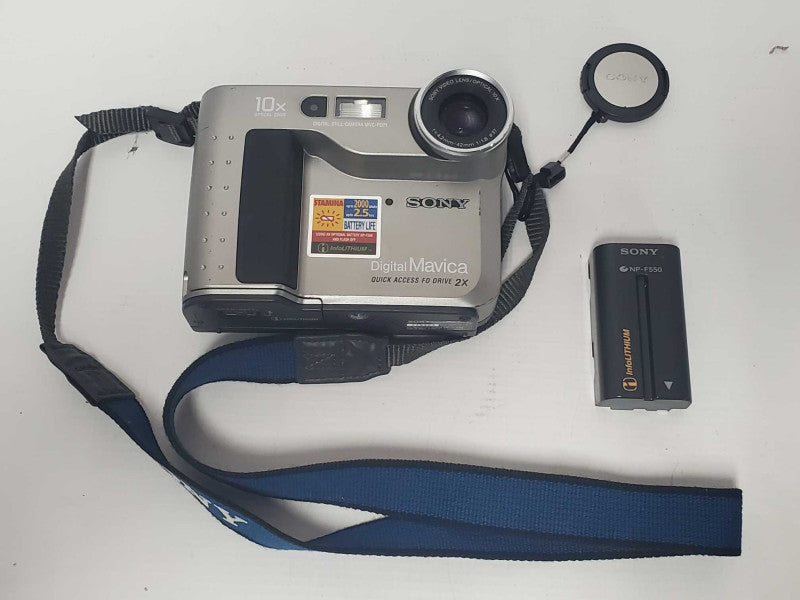 Sony Digital Mavica MVC-FD71 Vintage Floppy Disk Digital Camera (AS-IS) |
