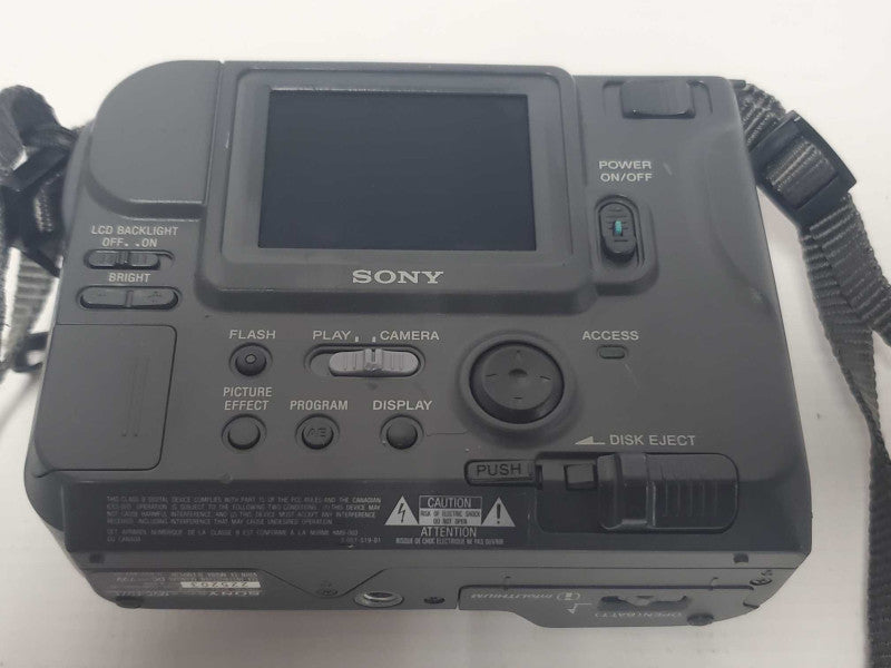 Sony Digital Mavica MVC-FD71 Vintage Floppy Disk Digital Camera (AS-IS) |
