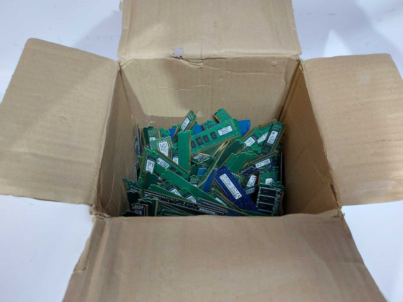 Box of SCRAP NON-HEATSINK Ram - 3.3Kg / 7.2 lb / read  # #
