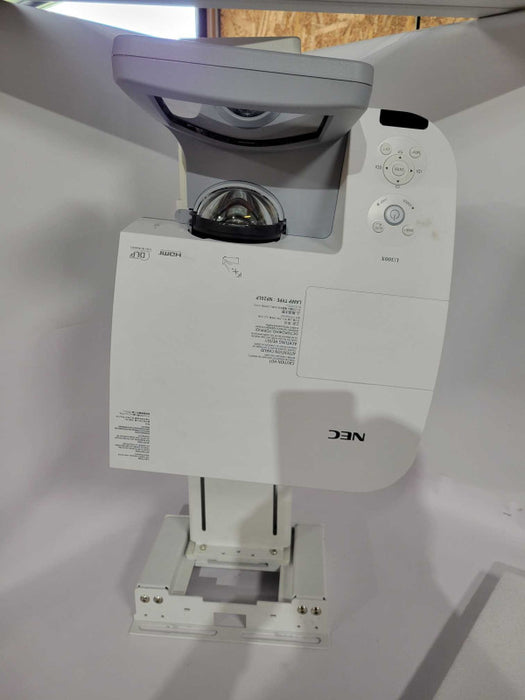 NEC U300X DLP Projector Ultra-Short-Throw 3000 LM HD HDMI 1080i !