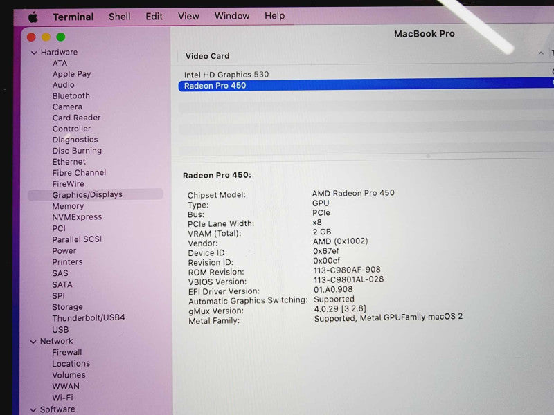 Apple Macbook Pro 2016 15\\" Core i7-6700HQ @ 2.6GHz 16GB DDR3 250GB SSD Radeon Pro 450 2GB (