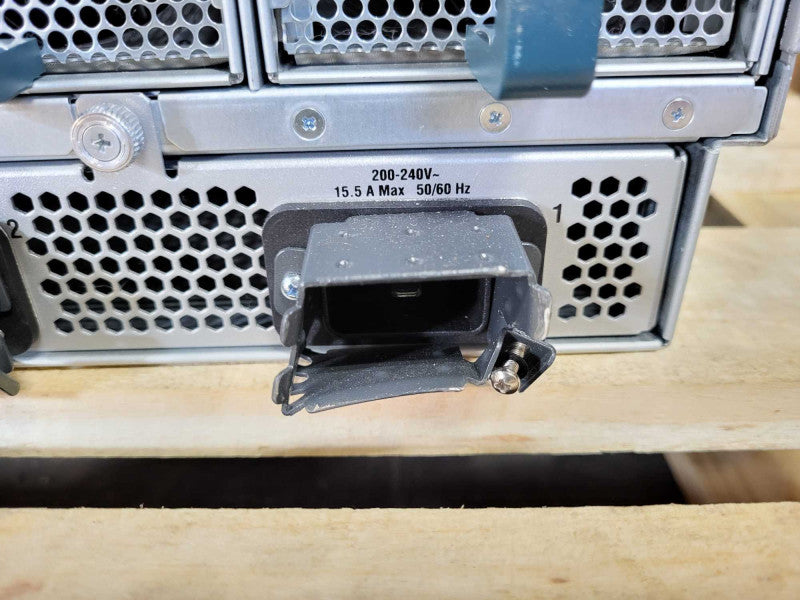 Cisco Ucs 5108 Server Enclosure 8*Fans 4*PSU - UCSB-5108-AC2 READ $