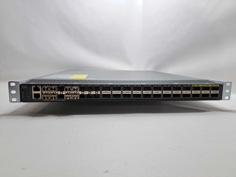 Cisco UCS-FI-6332-16UP 40 Port Rackmount SFP+ QSFP+ Fabric Interconnect Switc )