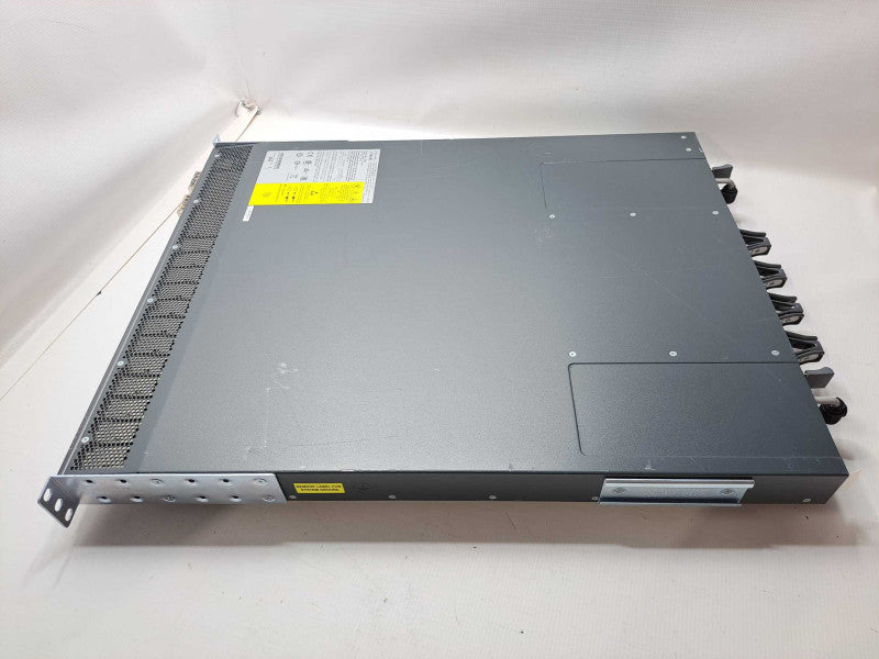 Cisco UCS-FI-6332-16UP 40 Port Rackmount SFP+ QSFP+ Fabric Interconnect Switc )