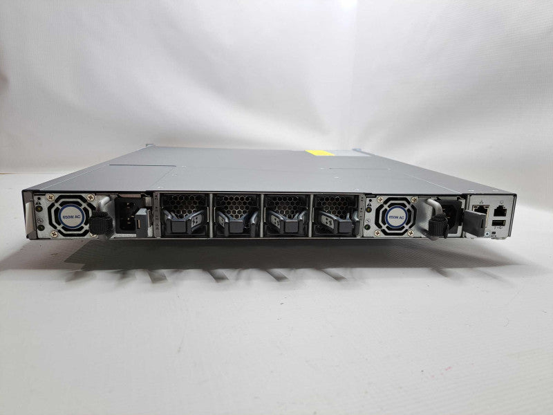 Cisco UCS-FI-6332-16UP 40 Port Rackmount SFP+ QSFP+ Fabric Interconnect Switc )