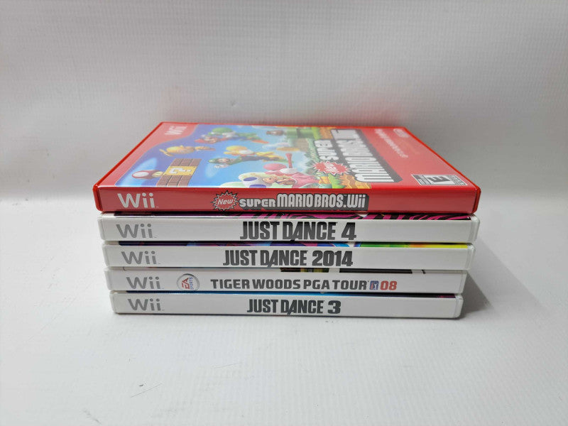 Nintendo Wii (RVL-001) Red Console Bundle 2 Controllers AV Cable + 5x Games )