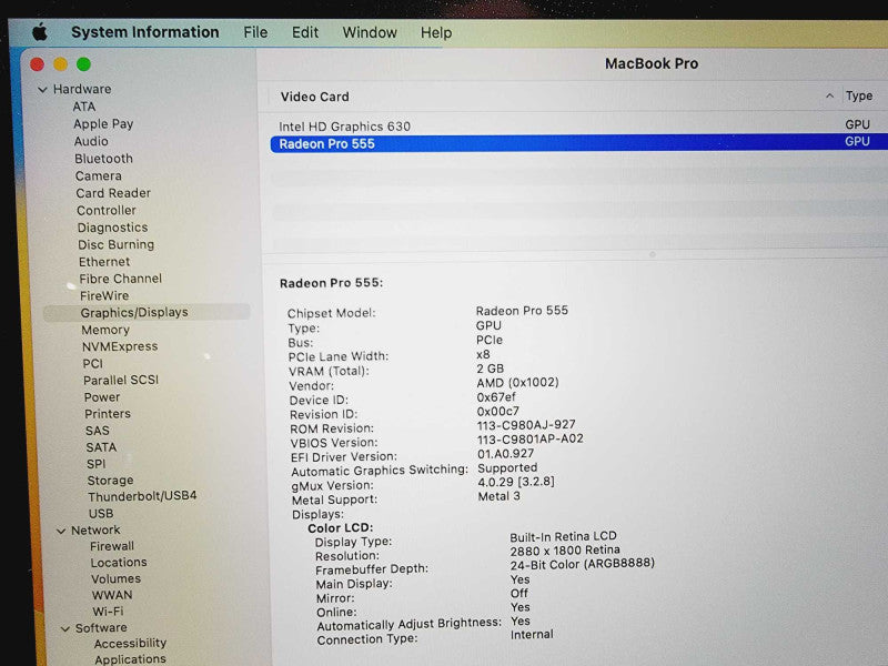 Apple Macbook Pro 2017 15\\" Core i7-7700HQ @ 2.8GHz 16GB DDR3 250GB SSD (