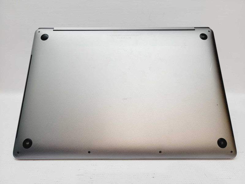 Apple Macbook Pro 2017 15\\" Core i7-7700HQ @ 2.8GHz 16GB DDR3 250GB SSD (