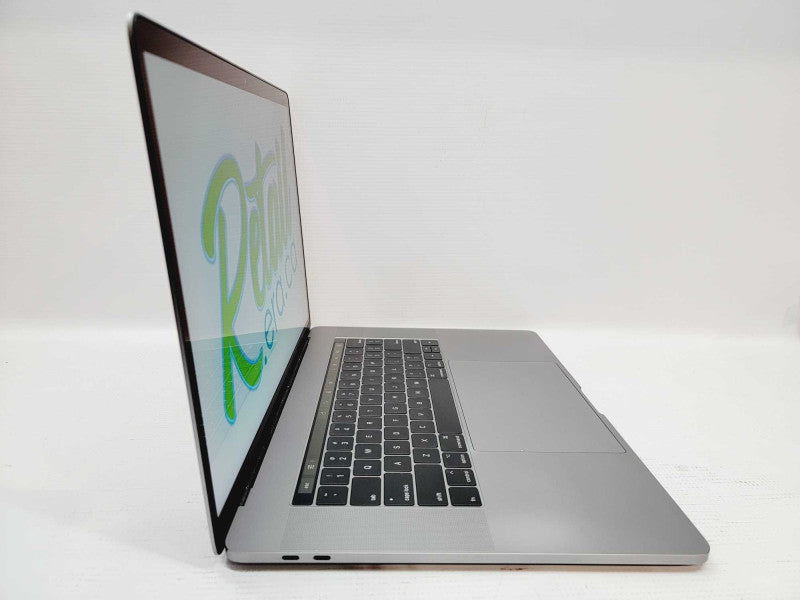 Apple Macbook Pro 2017 15\\" Core i7-7700HQ @ 2.8GHz 16GB DDR3 250GB SSD (