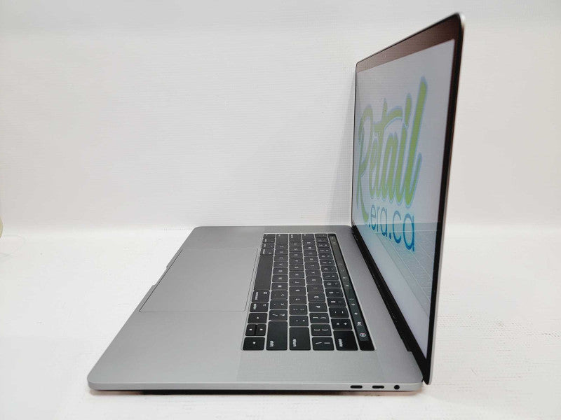 Apple Macbook Pro 2017 15\\" Core i7-7700HQ @ 2.8GHz 16GB DDR3 250GB SSD (