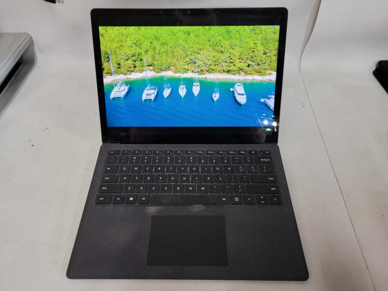 Microsoft Surface Laptop 2 - i5-8250U, 8GB RAM, 256GB SSD