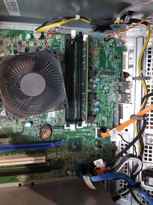 Dell OptiPlex 7040 SFF Core  i7-6700 CPU @ 3.40GHz 8GB  DDR4 RAM
