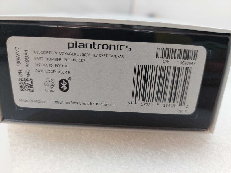 Plantronics Voyager 5200 PN: 203500-103 Model:POTE16 PLT  Bluetooth headset Q