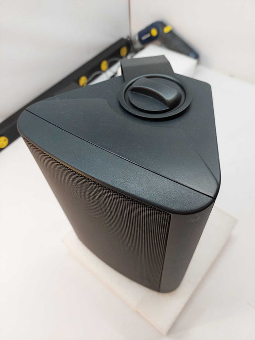 C2G 39905  10\\" Wall Mount Speaker 30W  Q