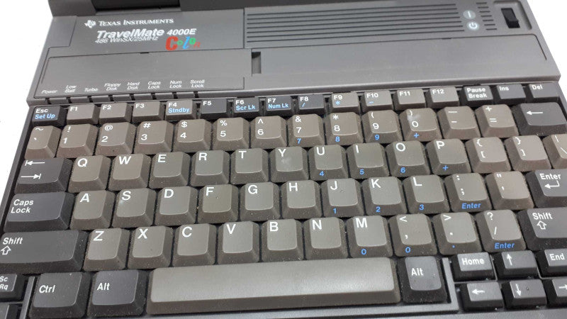 Texas Instruments TravelMate 4000E 486 Vintage Laptop &