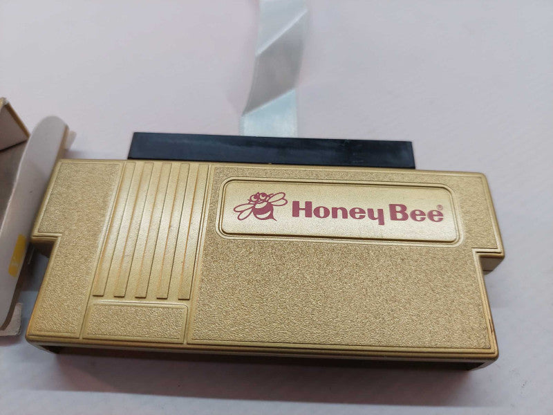 Honey Bee Family Convertor Nintendo Reg.1989 Honey Bee Soft Gold Game Convert