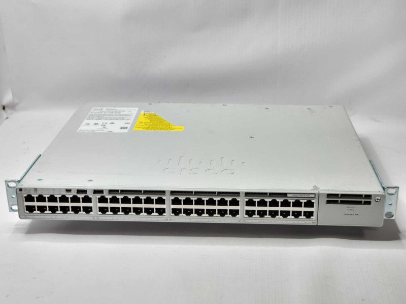 Cisco C9200-48P-E 48 port Gigabit PoE+ network switch, Network Essentials Q_