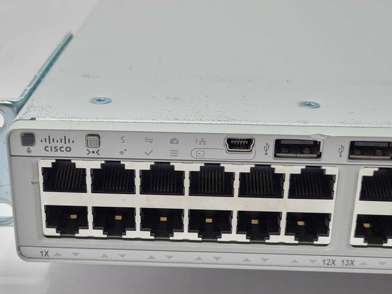 Cisco C9200-48P-E 48 port Gigabit PoE+ network switch, Network Essentials Q_