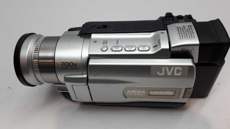 JVC Digital Video Camera GR-DVL920U with carrying case and accessories &